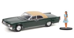 GREEN97110-B - Voiture sous blister - LINCOLN Continental avec femme