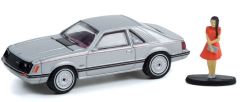 GREEN97120-B - Voiture sous blister - FORD Mustang coupé GHIA avec femme en robe THE HOBBY SHOP