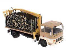 G111A036 - Camion transport de bois avec grue - BERLIET GR 280 4x2
