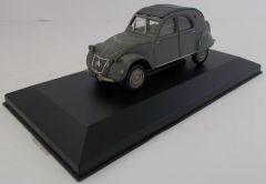 AKI0236 - Voiture CITROEN 2CV avec malle