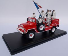ALERTE0087 - Voiture de défilé porte drapeau des Marins Pompiers de Marseille ACMAT BMPM figurines incluses édité à 350 pièces