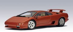 AUT54572 - Voiture de sport - LAMBORGHINI Diablo Coupé VT de couleur Rouge métallique