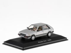 Voiture de 1984 couleur grise – MAZDA 323