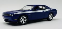 AMT697/12 - Voiture de 2010 couleur violet - DODGE Challenger R/T