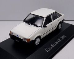 MAGARG53 - Voiture de 1988 couleur blanche avec livret – FORD escort GL