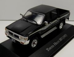 MAGARG55 - Voiture de 1997 couleur noire avec livret - TOYOTA Hilux sr5