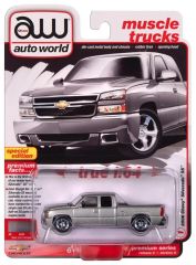 AWSP163/24A - Voiture sous blister de 2006 couleur argent - CHEVROLET Silverado SS
