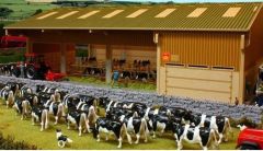BBB120 - Bâtiment de type stabulation avec l'emplacement pour la salle de traite dimension 80x50x25,5cm animaux accessoires tracteur vendus séparément