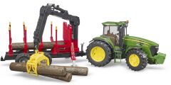 Tracteur avec remorque forestière et rondins John deere 7930
