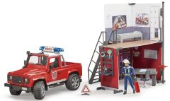 BRU62701 - Station pompier avec accessoires , Véhicule LAND ROVER Defender et pompier