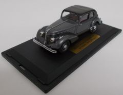 CLASSC1017 - Voiture berline AMILCAR Coumpound de 1938 de couleur grise modèle en résine