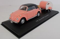 CAR147-006 - Voiture cabriolet VOLKSWAGEN Coccinelle de couleur rose avec 1 caravane