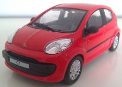 CAR813048F - Voiture citadine CITROEN C1 de couleur rouge