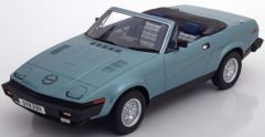 CSM070-2 - Voiture cabriolet TRIUMMP TR7 DHC de 1980 couleur bleue