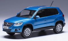 IXOCLC574 - Voiture de 2007 couleur bleu - VW Tiguan