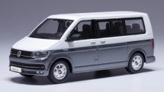 IXOCLC595 - Véhicule de couleur gris et blanc - VW Type 6 Multivan de 2017