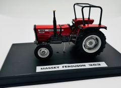 CW0296 - Tracteur avec 2 roues motrices - MASSEY FERGUSON 363