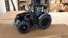 CW0318 - FENDT 728 Vario - All Black