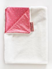 DC3720 - Accessoire de la gamme PLAIDS DOUCEUR - Plaid mosaïque de couleur Blanc et corail