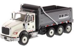 DCM71013 - Camion 8x4 porteur benne INTERNATIONAL HX620 couleur blanc benne grise métal