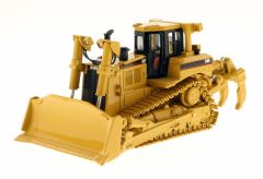 DCM85099 - CATERPILLAR D8R équipé du ripper accompagné d'une figurine