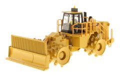 DCM85205 - CATERPILLAR 836H compacteur de décharge accompagné d'une figurine