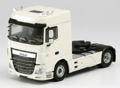 ELI115548 - Camion 4x2 DAF XF106 Space toit bas blanc édité à 200 unités