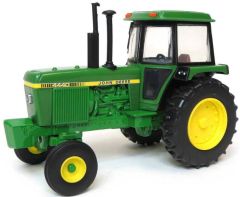 ERT45548 - Tracteur JOHN DEERE 4440