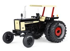 FAR-002B - Tracteur avec canopyet pneus Firestone de couleur Noir - limité à 148 pièces - FARMALL 504