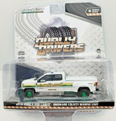 GREEN46060-CVERT - Voiture 4x4 américain du Broward County Marine Unit FORD F-3500 Lariat version double cabine pick-up de 2018 en version Green Metal vendue en blister