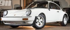 GT320 - Voiture sportive couleur blanche de 1984 – PORSCHE 911SC RS grand prix