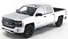 GT785 - Véhicule 4x4 de couleur gris glacé - CHEVROLET Silverado - Red line édition