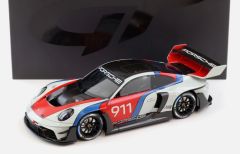 GT495 - Voiture de 2023 couleur blanche bleue et rouge - PORSCHE 911 GT3 R #911 Reensport