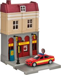 HER800075 - Coffret avec caserne de pompier et voiture de pompier BMW M5