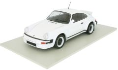 IXO18CMC007 - Voiture sportive PORSCHE 911 de 1982 couleur blanche