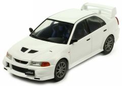 IXO18CMC013 - Voiture sportive MITSUBISHI Lancer RS Evolution VI de 1998 de couleur blanche