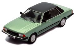 IXOCLC363N - Voiture berline FORD Taunus Ghia de 1983 de couleur verte métallisée