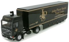 IXOTTR002 - Camion 4x2 VOLVO F12 et remorque 3 essieux aux couleurs John Player Special Team Lotus