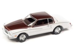 JLMC032A-B - Voiture sous blister de la série MUSCLE CARS 2023 - CHEVROLET Monte Carlo de 1980 couleur blanche