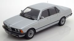 KKS180102 - Voiture berline BMW 733i de 1977 couleur grise