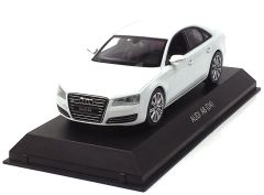 KYO03811W - Voiture berline AUDI A8 couleur blanche