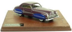 LUX015 - Voiture berline coupé DELAHAYE 135MS GHIA AIGLE couleur violet à ailes bleues édité à 250 pièces modèle en résine