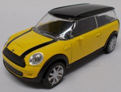 MDM53195N - Voiture MINI Club Man de couleur jaune