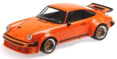 MNC125766405 - Voiture sportive PORSCHE 934 de 1976 de couleur orange