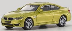 MNC870027200 - Voiture coupé BMW M4 de 2015 de couleur verte métallisée