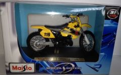 MST18-SUZ-RM250-GE - Moto cross de couleur jaune - SUZUKI RM250