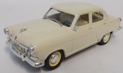 NAS101 - Voiture berline GAZ Volga 21 couleur blanche