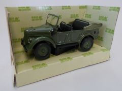 NAS354 - Voiture de l'armée soviètique GAZ-69A bâche ouverte