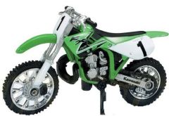 Moto cross de couleur verte -  KAWASAKI KX 250