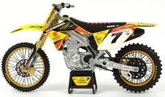 NEW49483 - Moto cross de la team SUZUKI Factory Racing - SUZUKI 450 RMZ